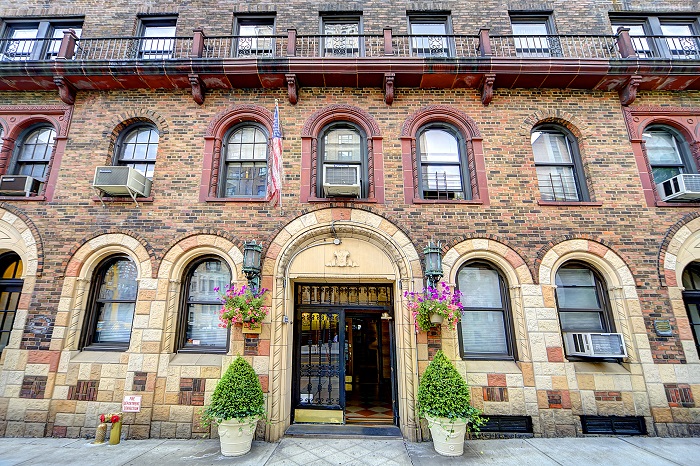 Elevate your practice with therapist office rental in Upper East Side, NYC, providing in a quiet and serene environment perfect for counseling for therapists.